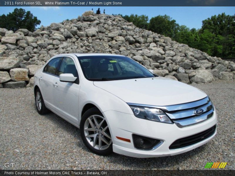 Front 3/4 View of 2011 Fusion SEL