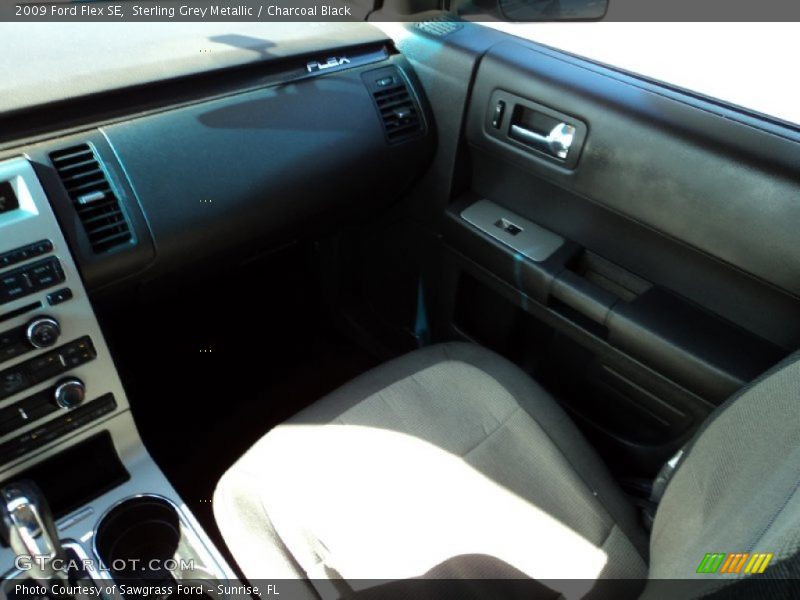 Sterling Grey Metallic / Charcoal Black 2009 Ford Flex SE