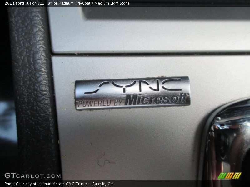 White Platinum Tri-Coat / Medium Light Stone 2011 Ford Fusion SEL