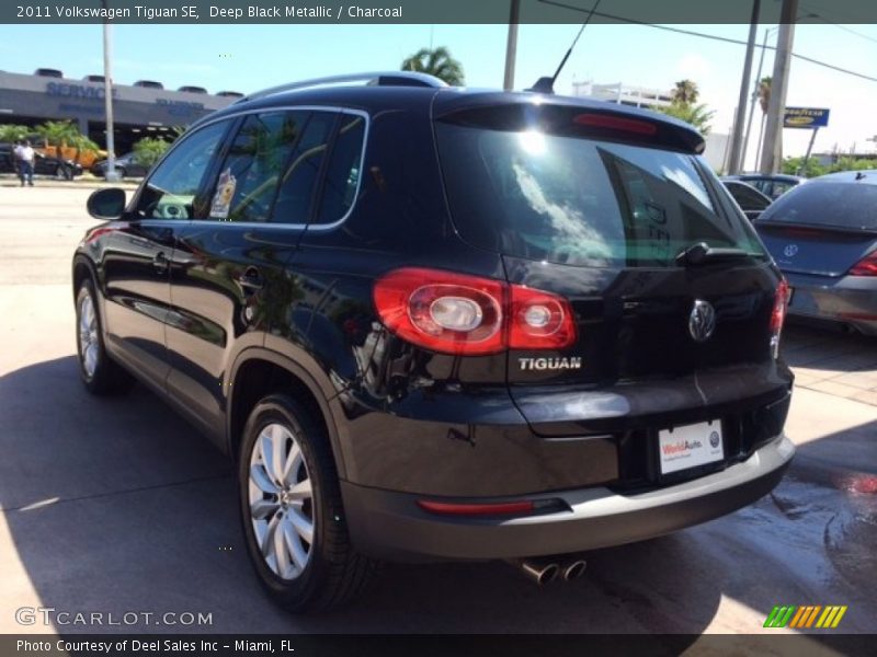 Deep Black Metallic / Charcoal 2011 Volkswagen Tiguan SE