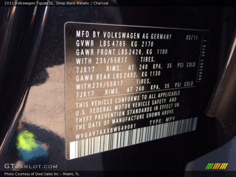 Deep Black Metallic / Charcoal 2011 Volkswagen Tiguan SE