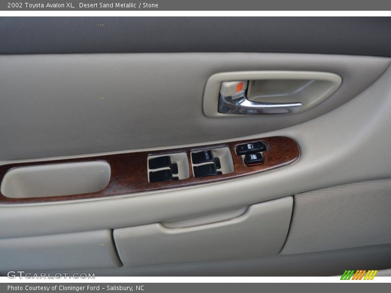 Desert Sand Metallic / Stone 2002 Toyota Avalon XL