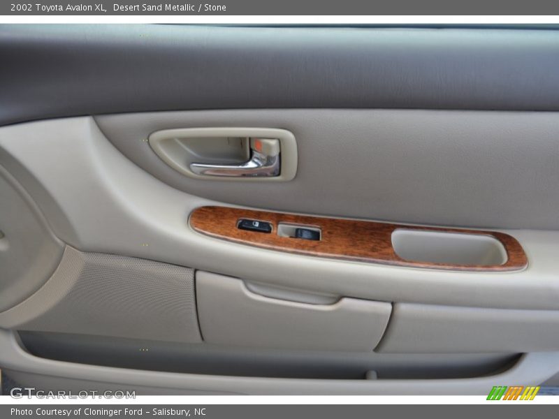 Desert Sand Metallic / Stone 2002 Toyota Avalon XL