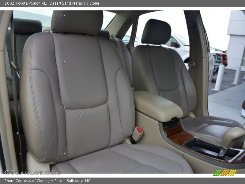 Desert Sand Metallic / Stone 2002 Toyota Avalon XL