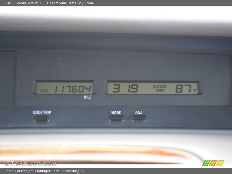 Desert Sand Metallic / Stone 2002 Toyota Avalon XL