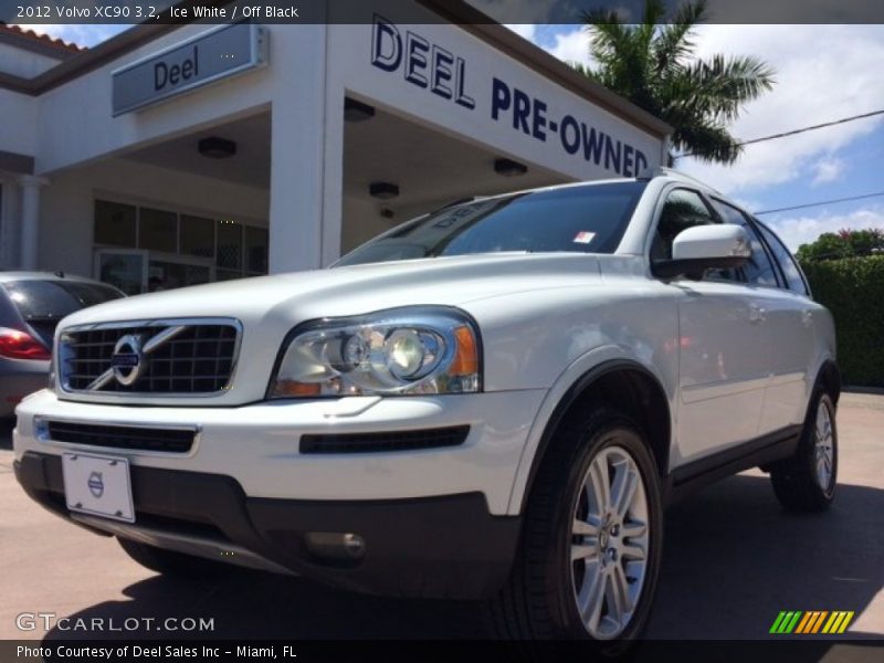 Ice White / Off Black 2012 Volvo XC90 3.2