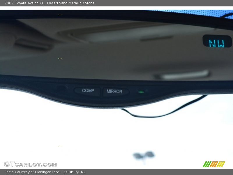 Desert Sand Metallic / Stone 2002 Toyota Avalon XL