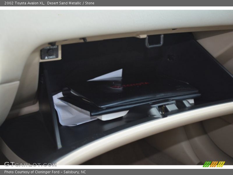 Desert Sand Metallic / Stone 2002 Toyota Avalon XL