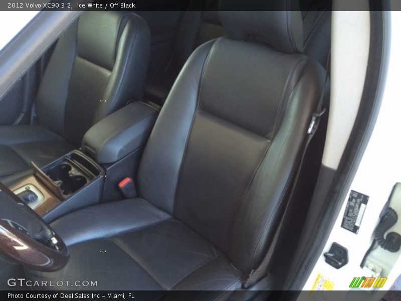 Ice White / Off Black 2012 Volvo XC90 3.2