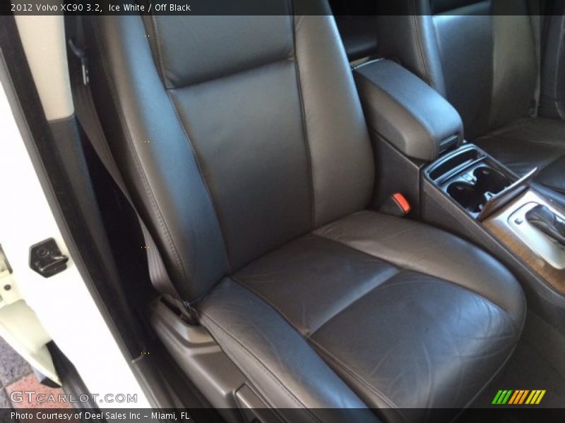 Ice White / Off Black 2012 Volvo XC90 3.2