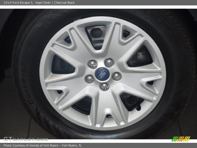 Ingot Silver / Charcoal Black 2014 Ford Escape S