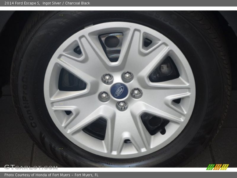 Ingot Silver / Charcoal Black 2014 Ford Escape S