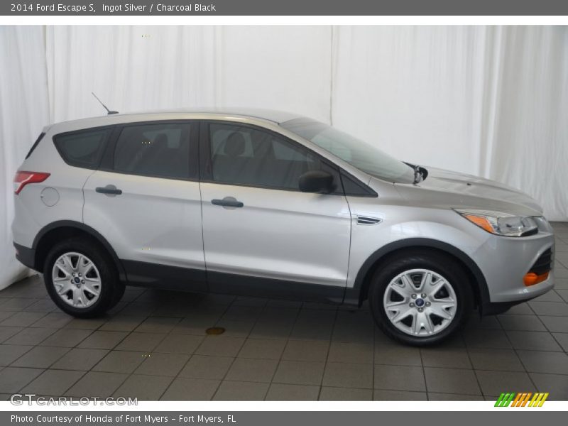 Ingot Silver / Charcoal Black 2014 Ford Escape S