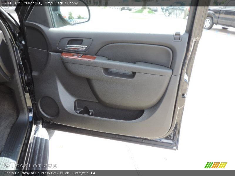 Onyx Black / Ebony 2011 GMC Yukon SLE