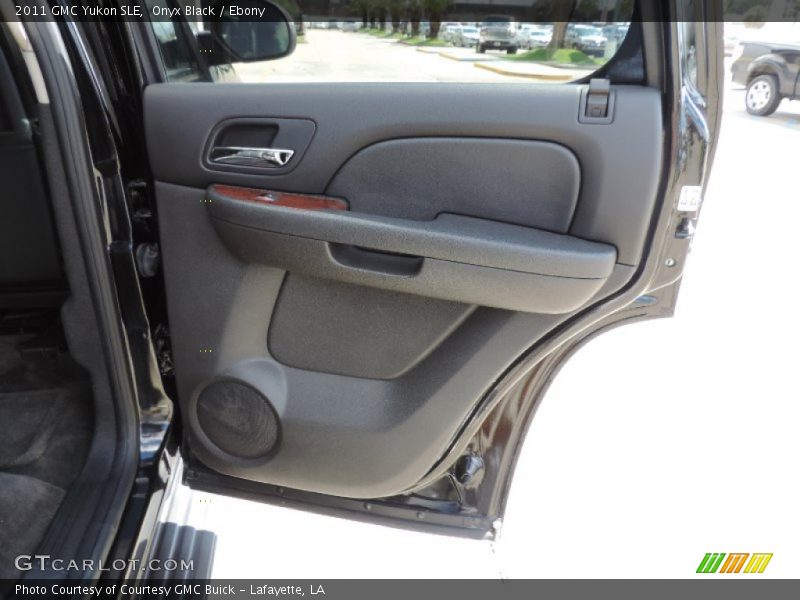 Onyx Black / Ebony 2011 GMC Yukon SLE