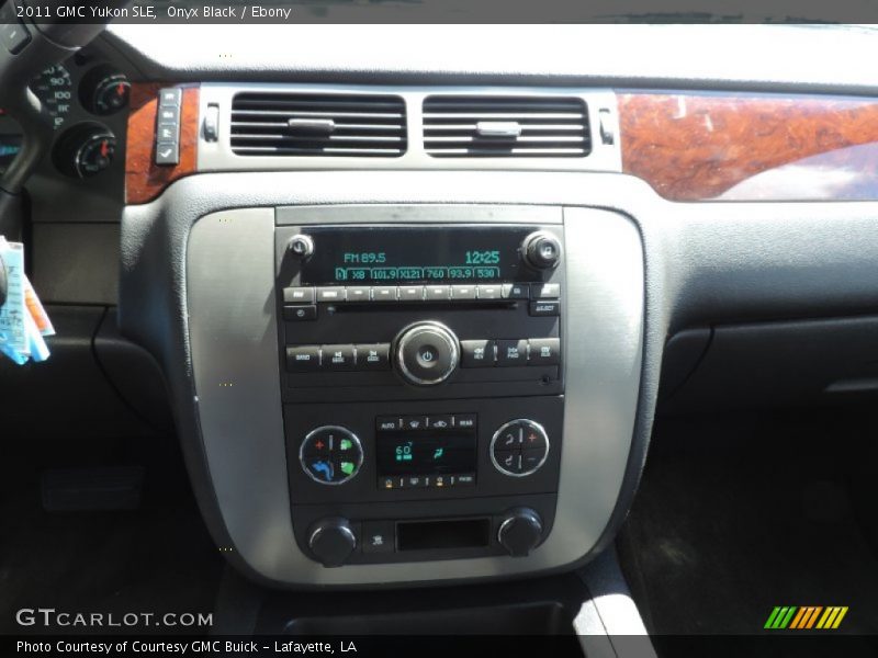 Onyx Black / Ebony 2011 GMC Yukon SLE