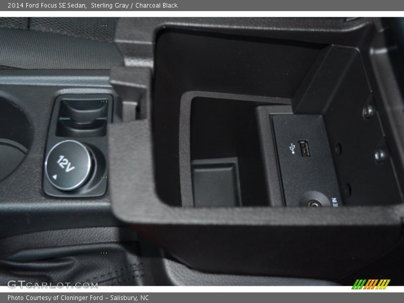 Sterling Gray / Charcoal Black 2014 Ford Focus SE Sedan