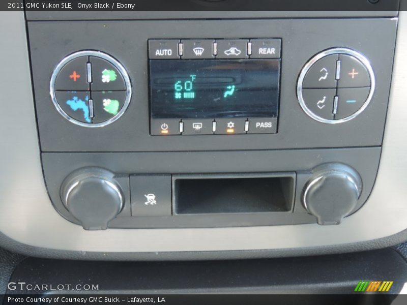 Onyx Black / Ebony 2011 GMC Yukon SLE