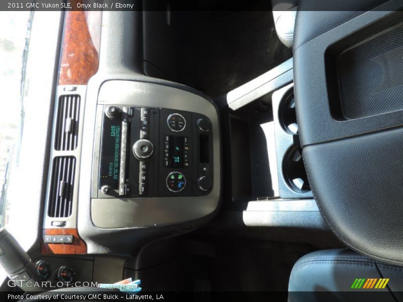 Onyx Black / Ebony 2011 GMC Yukon SLE