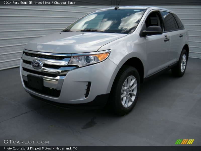 Ingot Silver / Charcoal Black 2014 Ford Edge SE