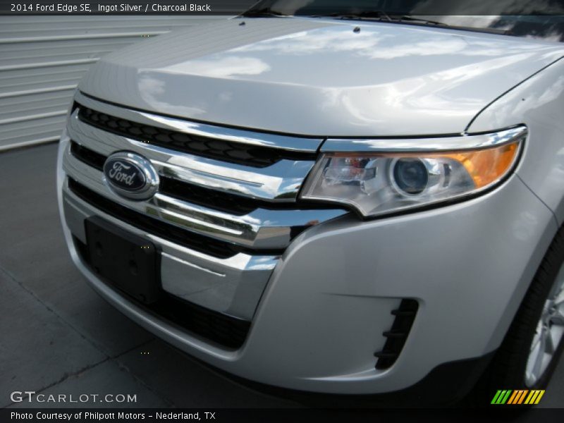 Ingot Silver / Charcoal Black 2014 Ford Edge SE