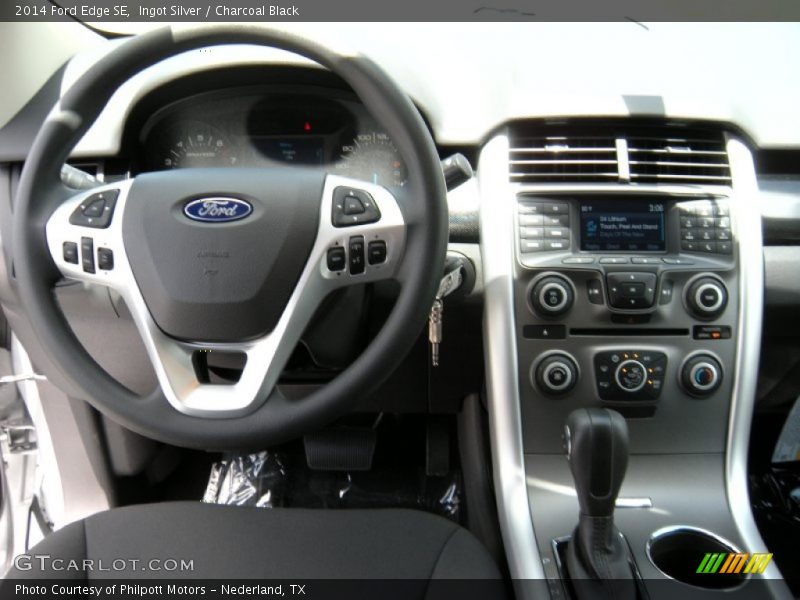 Ingot Silver / Charcoal Black 2014 Ford Edge SE