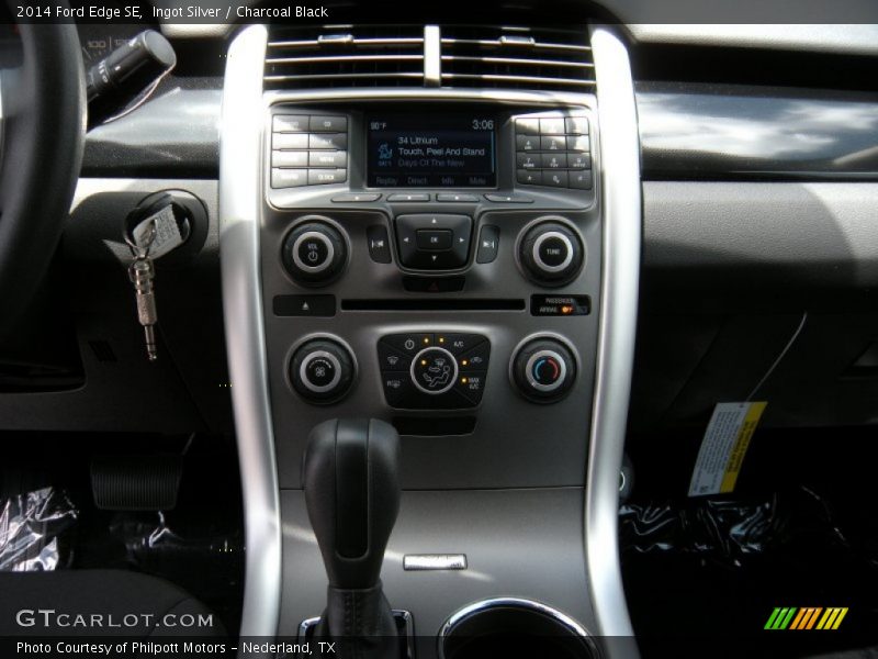 Ingot Silver / Charcoal Black 2014 Ford Edge SE