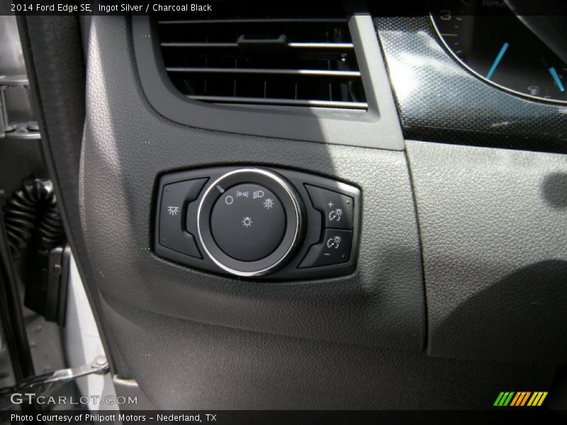 Ingot Silver / Charcoal Black 2014 Ford Edge SE