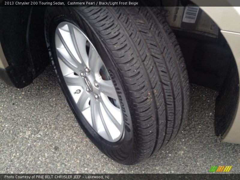 Cashmere Pearl / Black/Light Frost Beige 2013 Chrysler 200 Touring Sedan