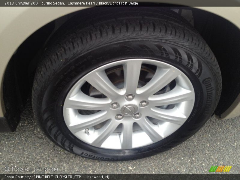 Cashmere Pearl / Black/Light Frost Beige 2013 Chrysler 200 Touring Sedan