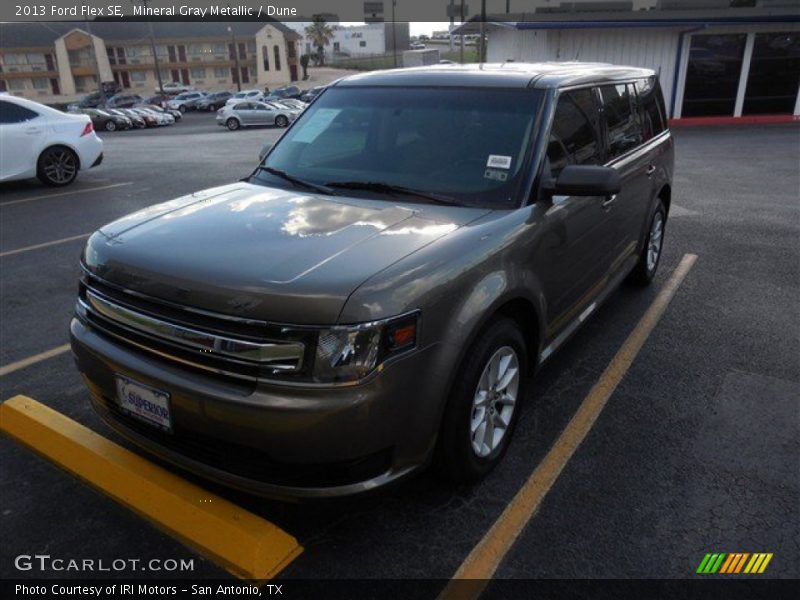 Mineral Gray Metallic / Dune 2013 Ford Flex SE