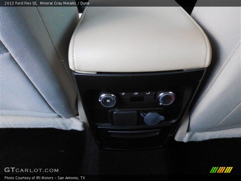 Mineral Gray Metallic / Dune 2013 Ford Flex SE