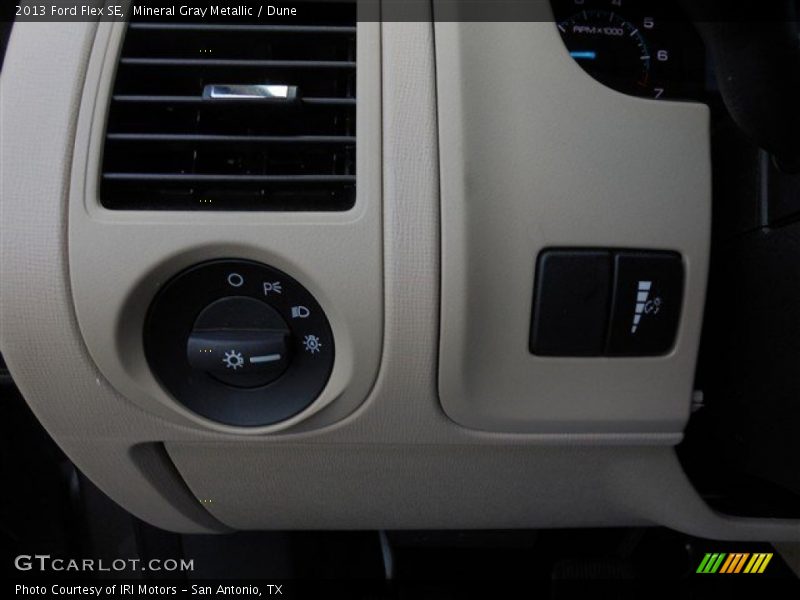 Mineral Gray Metallic / Dune 2013 Ford Flex SE