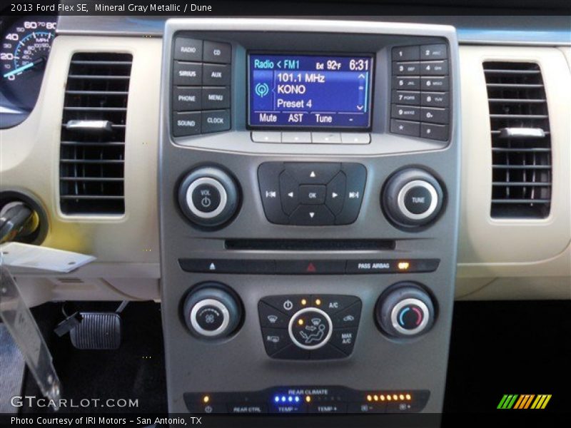 Mineral Gray Metallic / Dune 2013 Ford Flex SE