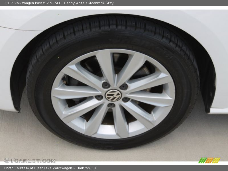 Candy White / Moonrock Gray 2012 Volkswagen Passat 2.5L SEL