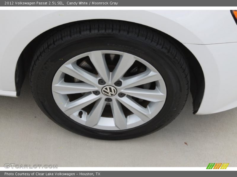 Candy White / Moonrock Gray 2012 Volkswagen Passat 2.5L SEL