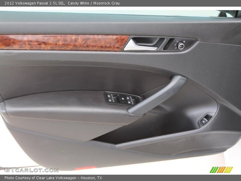 Candy White / Moonrock Gray 2012 Volkswagen Passat 2.5L SEL