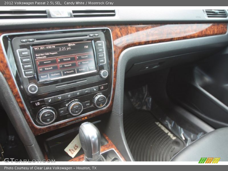 Candy White / Moonrock Gray 2012 Volkswagen Passat 2.5L SEL