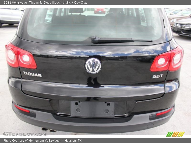 Deep Black Metallic / Clay Gray 2011 Volkswagen Tiguan S