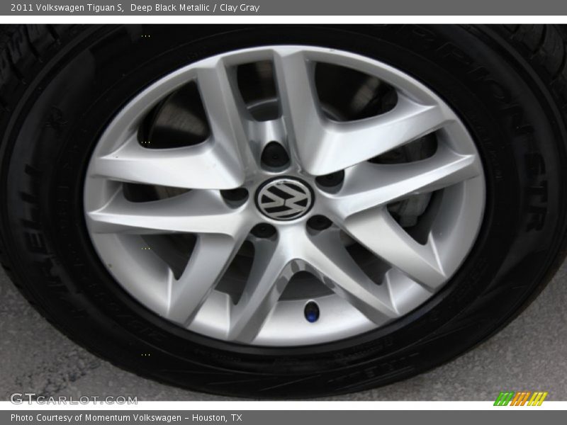 Deep Black Metallic / Clay Gray 2011 Volkswagen Tiguan S