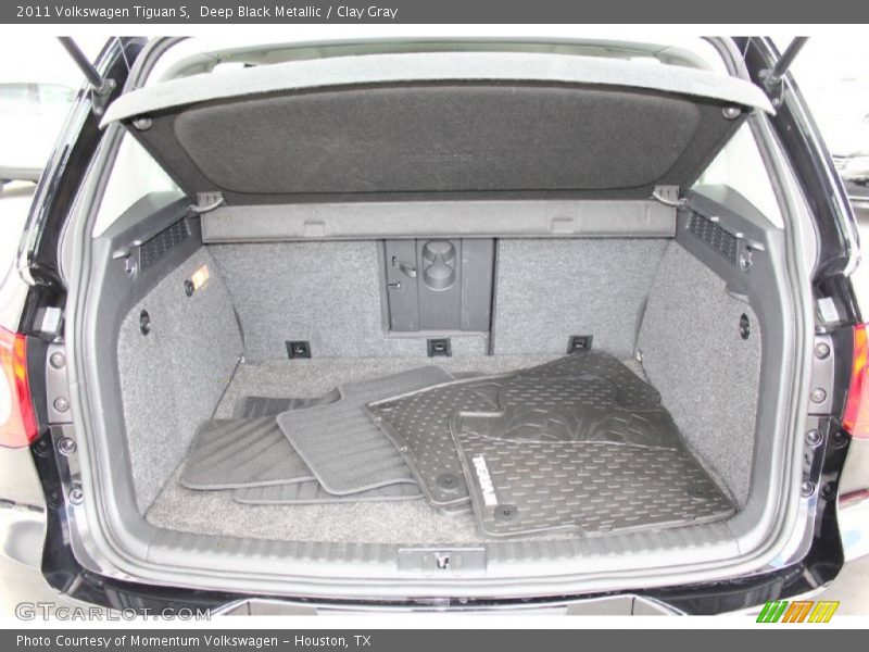 Deep Black Metallic / Clay Gray 2011 Volkswagen Tiguan S