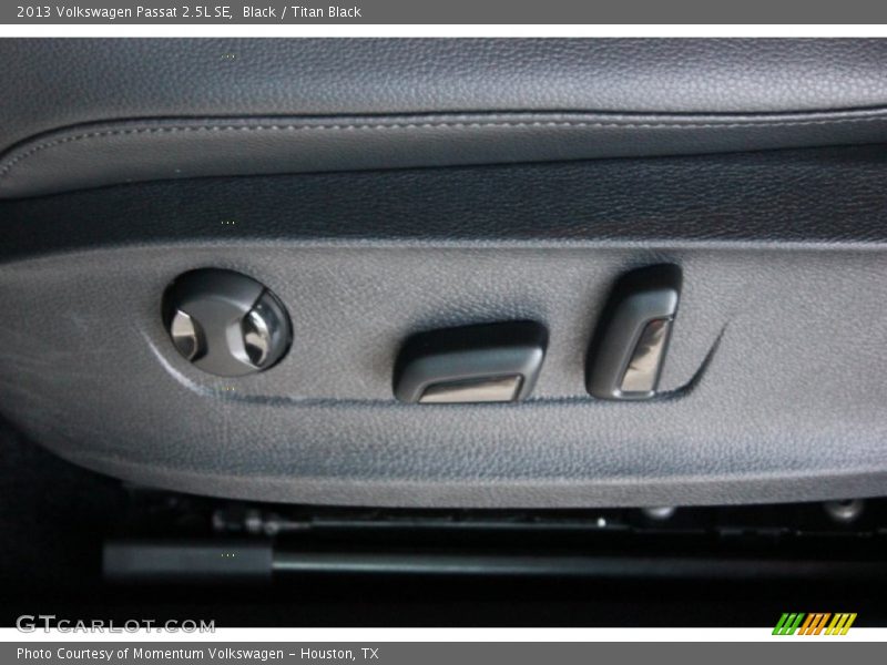Black / Titan Black 2013 Volkswagen Passat 2.5L SE