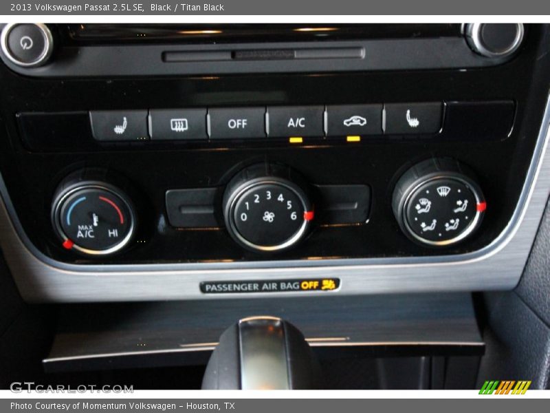 Black / Titan Black 2013 Volkswagen Passat 2.5L SE