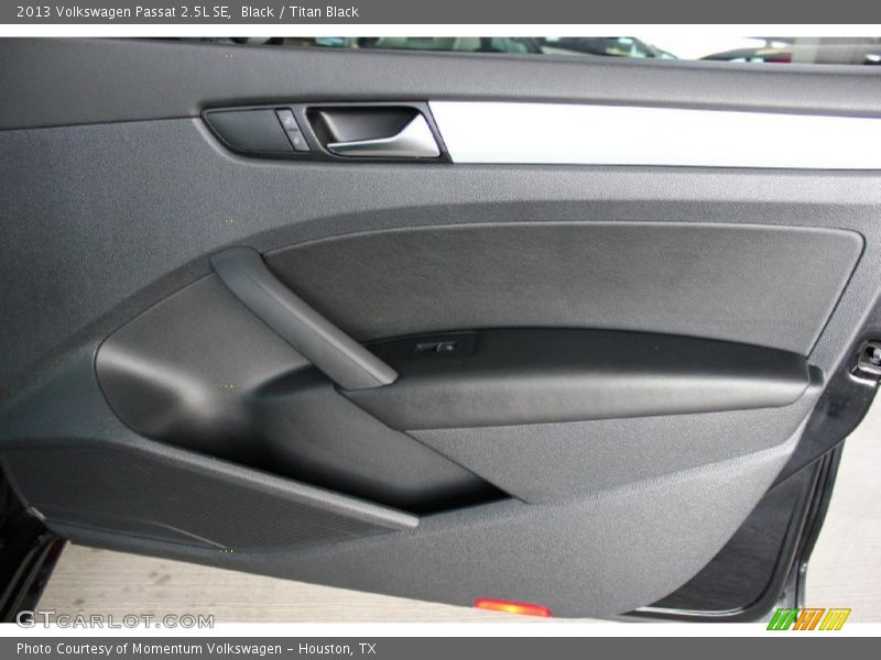 Black / Titan Black 2013 Volkswagen Passat 2.5L SE