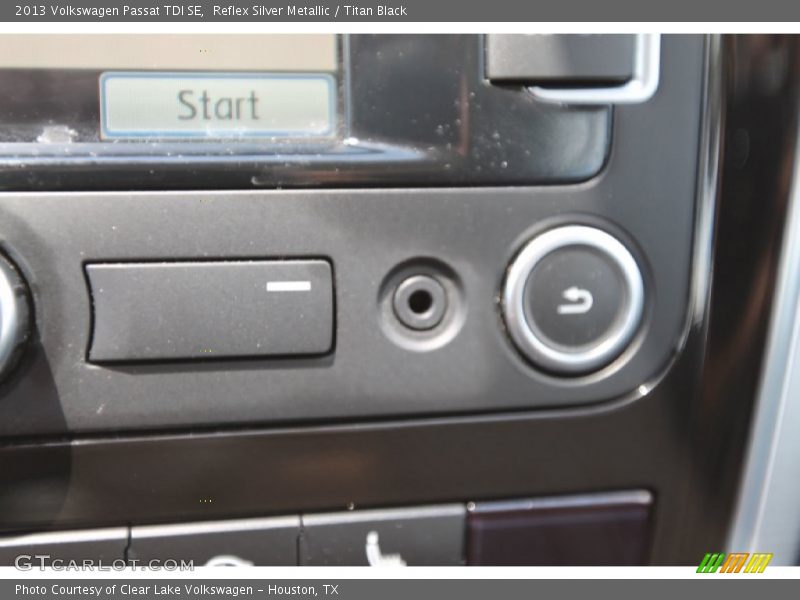 Reflex Silver Metallic / Titan Black 2013 Volkswagen Passat TDI SE