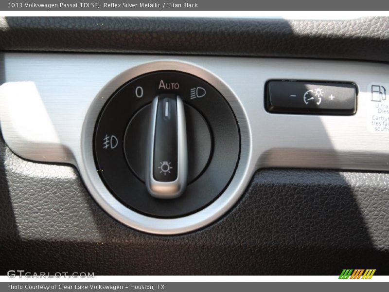 Reflex Silver Metallic / Titan Black 2013 Volkswagen Passat TDI SE