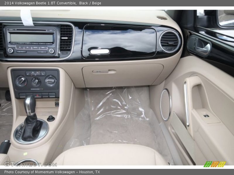 Dashboard of 2014 Beetle 1.8T Convertible