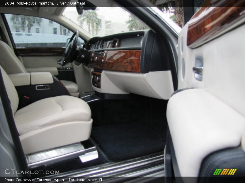 Silver / Oatmeal 2004 Rolls-Royce Phantom