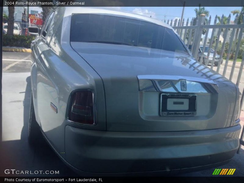 Silver / Oatmeal 2004 Rolls-Royce Phantom