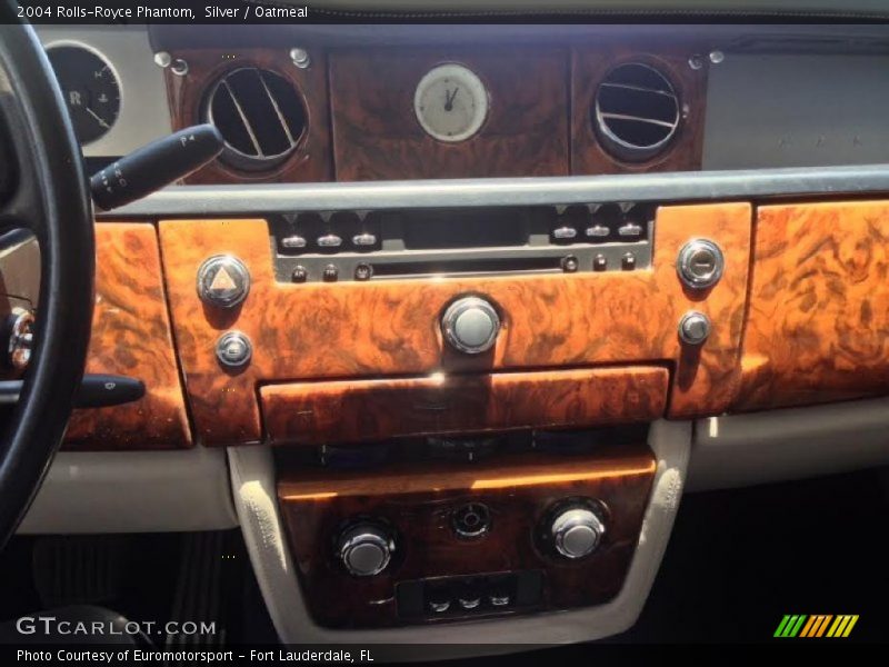 Silver / Oatmeal 2004 Rolls-Royce Phantom
